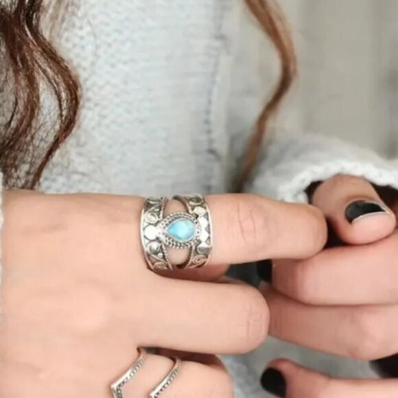 Vintage Style Chunky Band Ring Inlaid Turquoise Jewelry - Picture 6 of 11